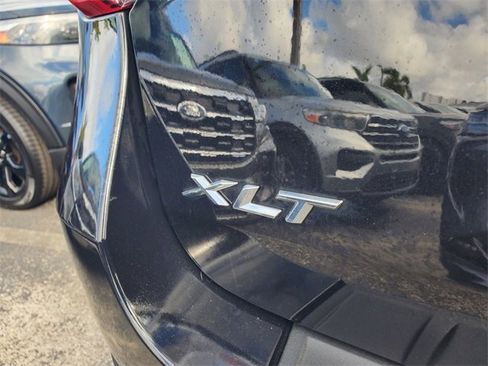 Used 2023 Ford Explorer XLT image 5