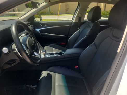Used 2025 Genesis G70 2.5T RWD image 18