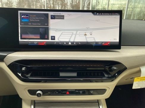 Used 2025 BMW 330i xDrive Sedan w/ Premium Package image 13