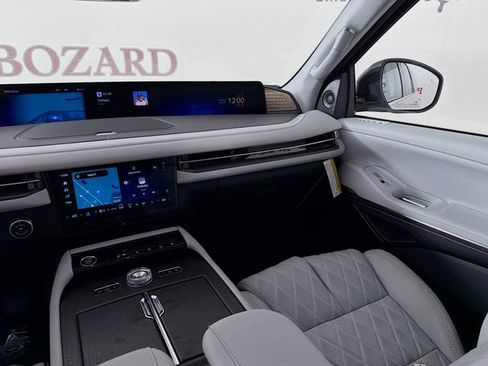 New 2026 Lincoln Navigator L Black Label AWD/4WD image 24