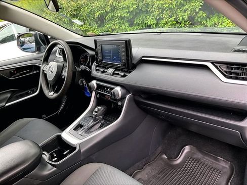 Certified 2022 Toyota RAV4 LE AWD/4WD image 14