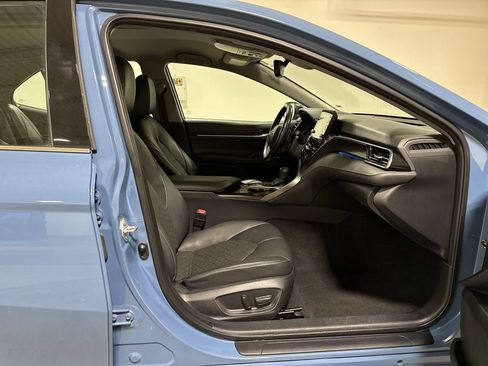 Used 2024 Toyota Camry XSE FWD image 21