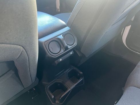 Used 2025 Jeep Wrangler Unlimited Sport AWD/4WD image 23