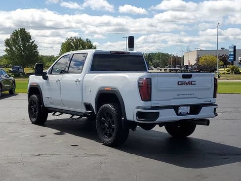 Used 2024 GMC Sierra 2500 AT4 AWD/4WD image 4