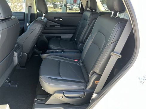 New 2026 Nissan Pathfinder SL image 15