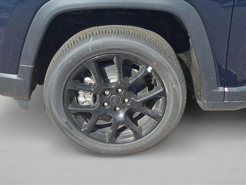 New 2026 Jeep Compass Latitude AWD/4WD image 10