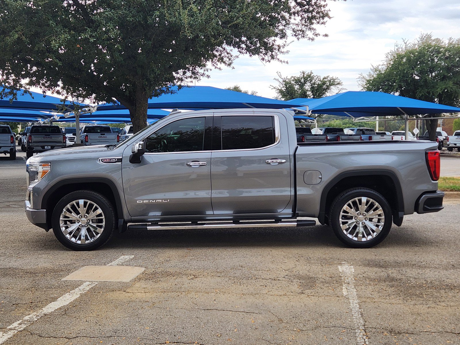 Used 2020 GMC Sierra 1500 Denali w/ Technology Package AWD/4WD image 3