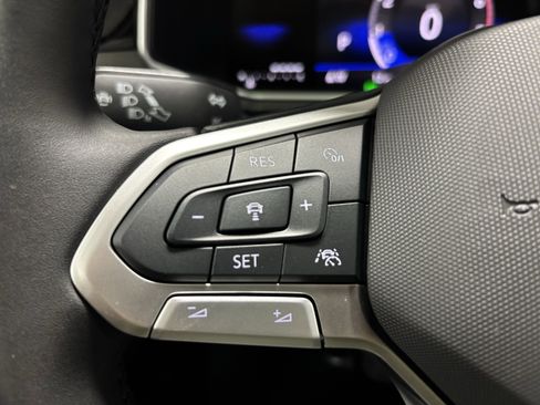 New 2025 Volkswagen Taos SE image 25