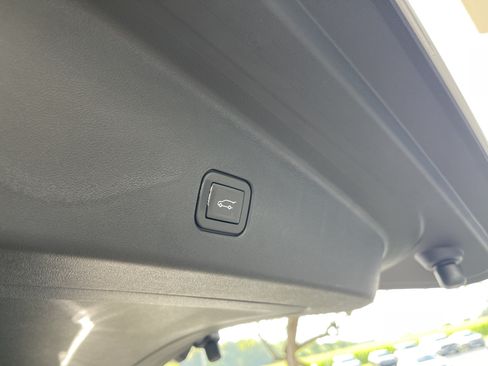 Used 2026 Cadillac Vistiq Sport w/ LPO, Floor Liner Package AWD/4WD image 9