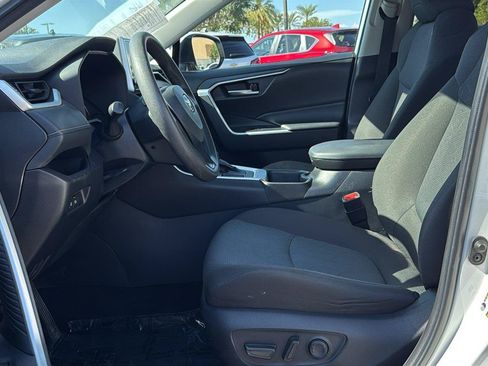 Used 2025 Toyota RAV4 XLE FWD image 21