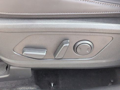 Certified 2025 Kia Sorento EX w/ EX Panoramic Sunroof Package image 21