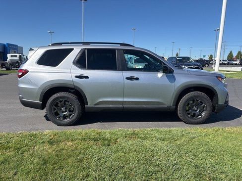 New 2025 Honda Pilot TrailSport image 7