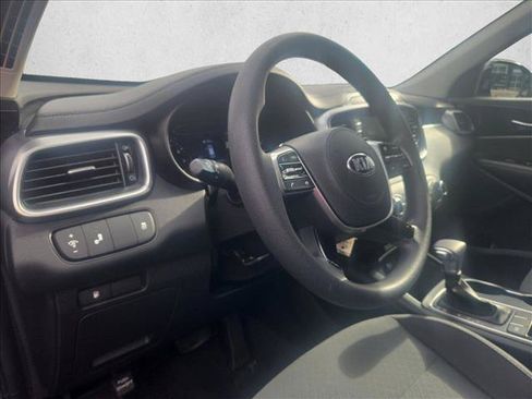 Used 2020 Kia Sorento LX FWD image 6