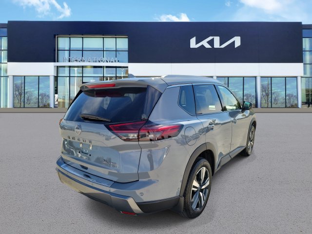 Used 2024 Nissan Rogue SL w/ SL Premium Package AWD/4WD image 4