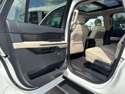 Used 2024 Ford Expedition Max Platinum image 29
