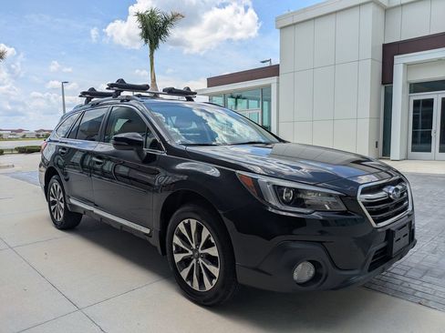 Used 2019 Subaru Outback 2.5i Touring AWD/4WD image 4