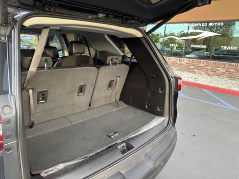 Used 2019 Chevrolet Traverse LT w/ LPO, Floor Liner Package FWD image 86