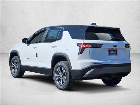 New 2026 Chevrolet Equinox LT image 2
