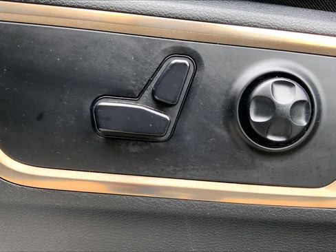 Used 2019 RAM 1500 Limited image 33