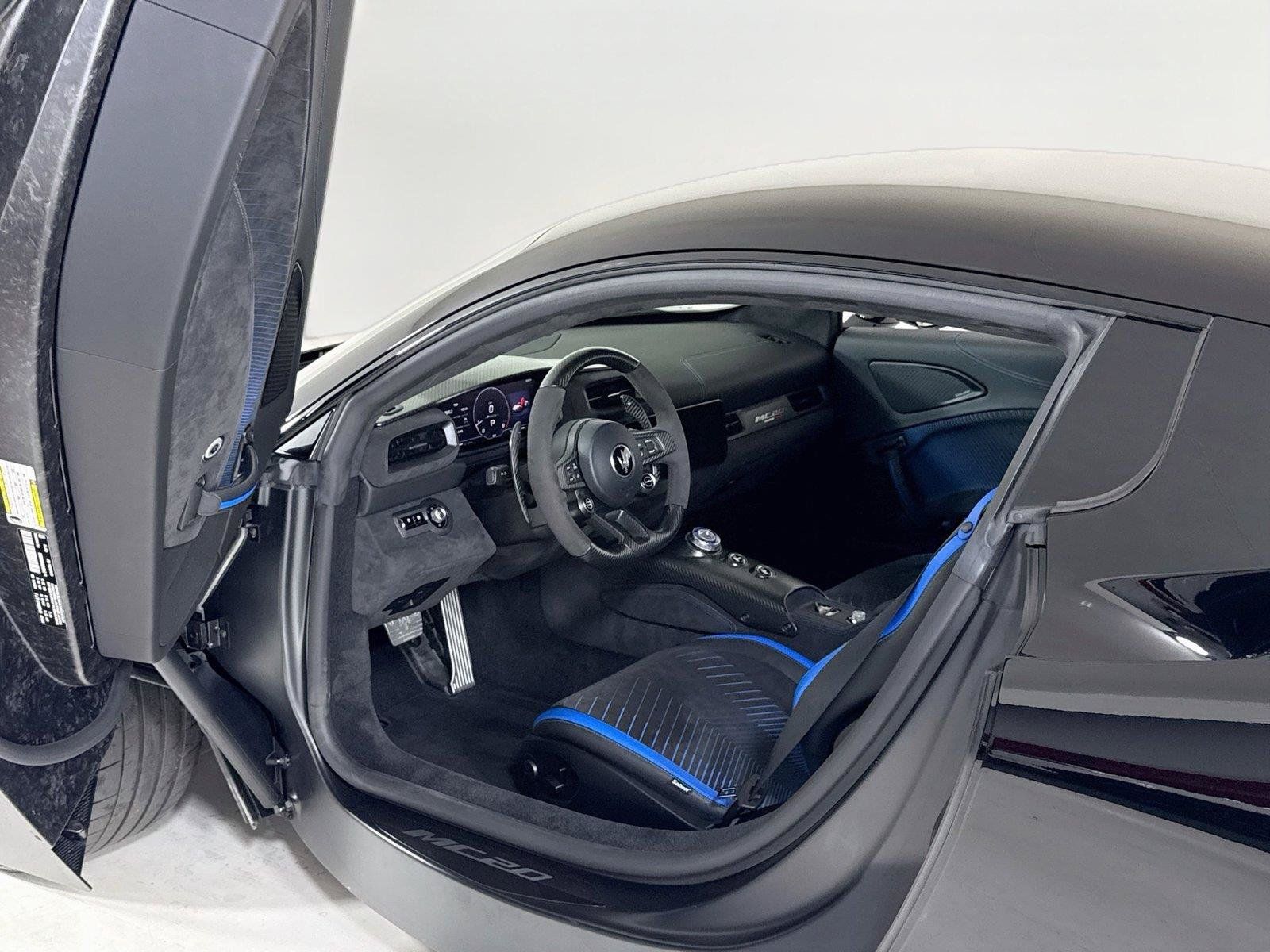 Used 2022 Maserati MC20 Coupe RWD image 12