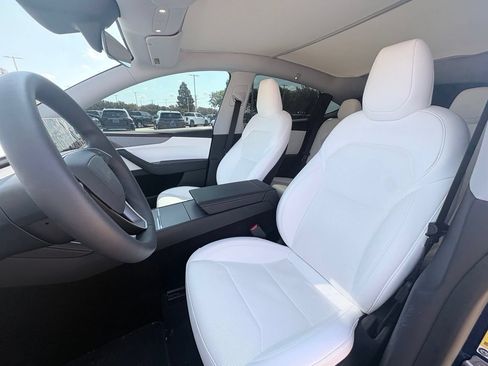 Used 2026 Tesla Model Y Long Range AWD/4WD image 6