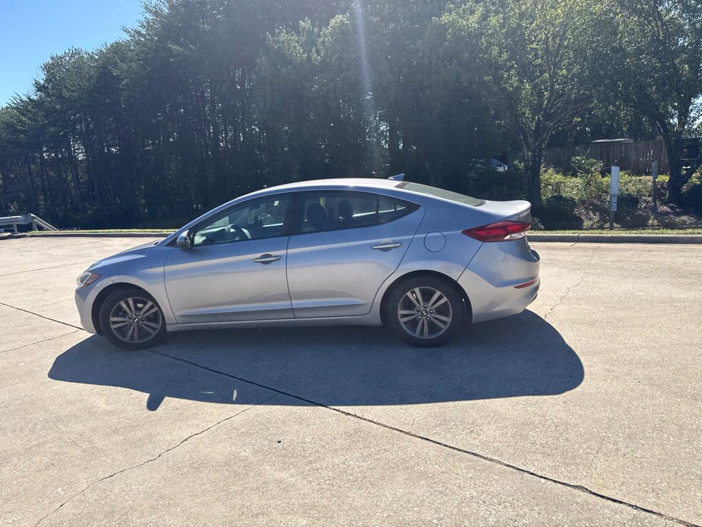 Used 2017 Hyundai Elantra SE FWD image 18