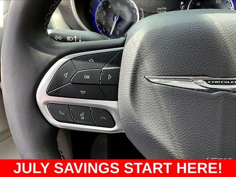 Used 2024 Chrysler Pacifica Touring-L FWD image 15