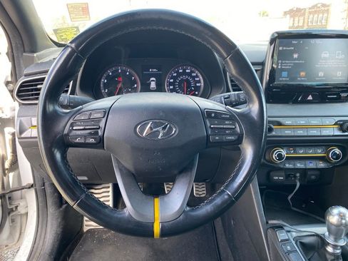 Used 2019 Hyundai Veloster Turbo R-Spec image 9