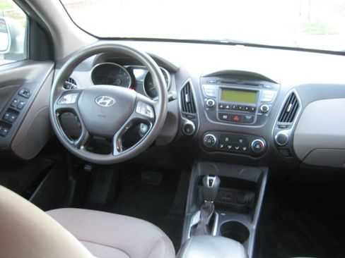 Used 2014 Hyundai Tucson GLS image 18