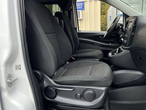 Used 2016 Mercedes-Benz Metris Passenger image 27