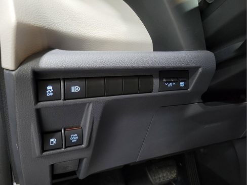 Certified 2022 Toyota Sienna XLE image 18