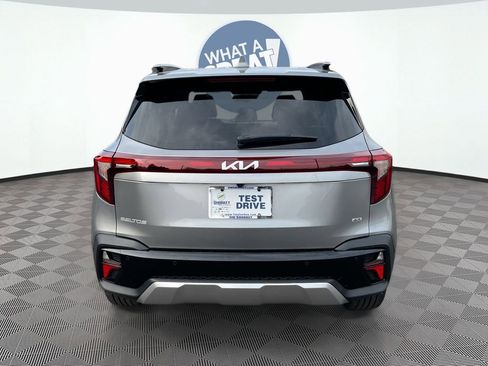 Certified 2025 Kia Seltos SX image 5