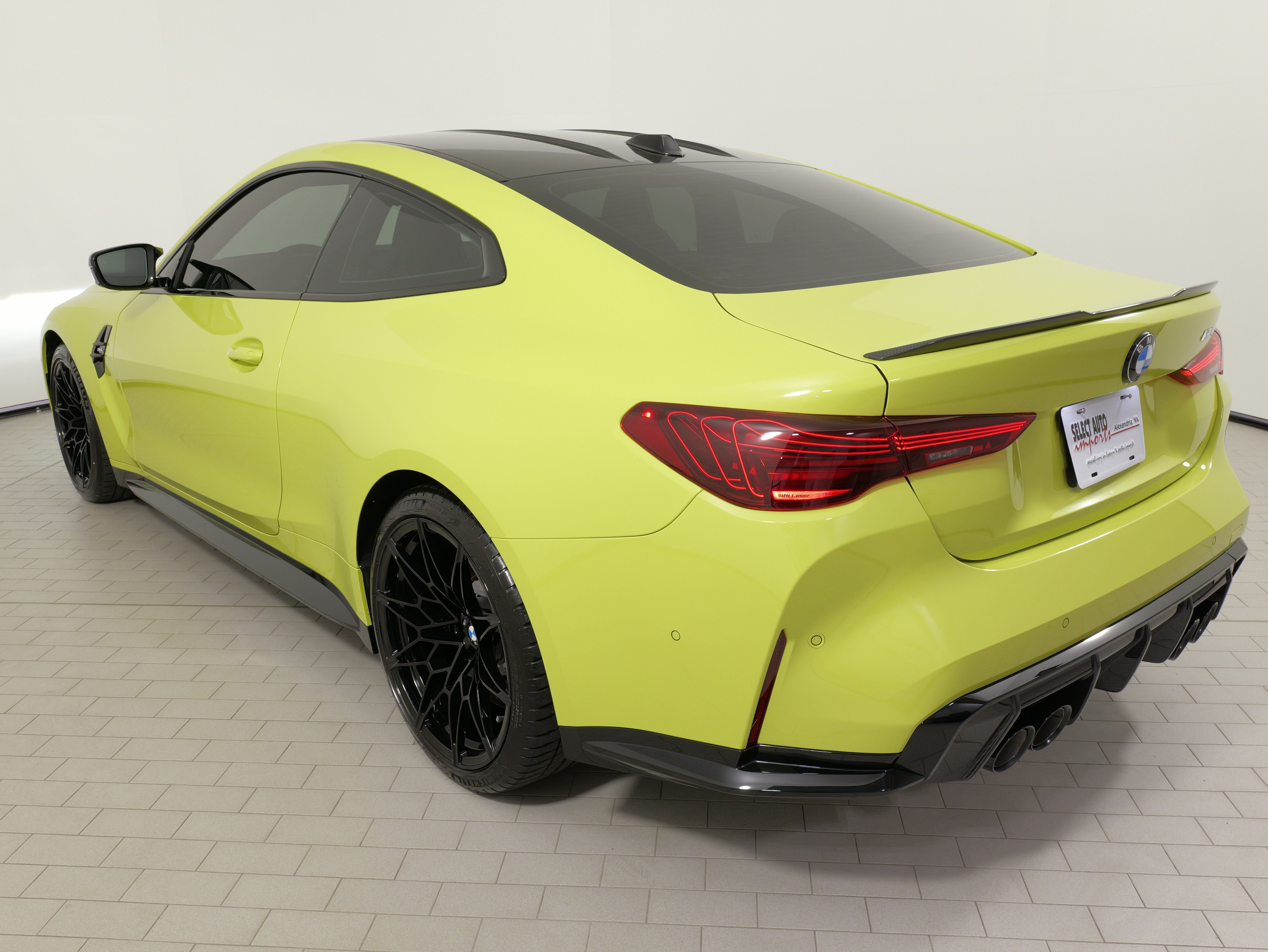 Used 2025 BMW M4 Coupe w/ M Carbon Exterior Package RWD image 20