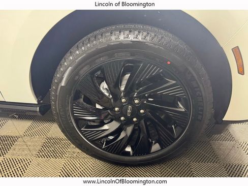 New 2026 Lincoln Navigator L Reserve AWD/4WD image 13