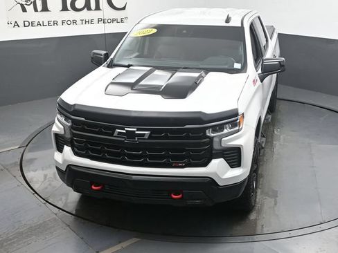 Used 2022 Chevrolet Silverado 1500 LT Trail Boss w/ Convenience Package II AWD/4WD image 46