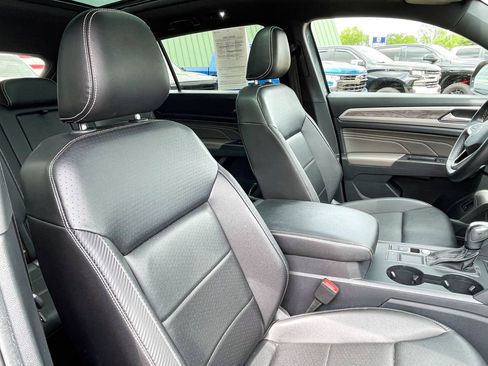 Used 2021 Volkswagen Atlas Cross Sport SE w/ Panoramic Sunroof Package image 10