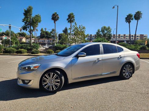 Used 2014 Kia Cadenza Premium image 9