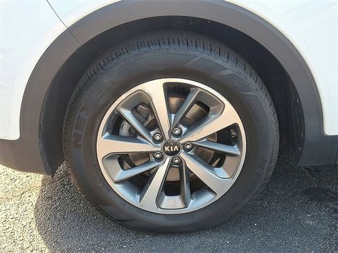 Used 2019 Kia Sorento EX image 9