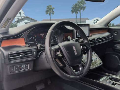 Used 2020 Lincoln Corsair Reserve FWD image 12