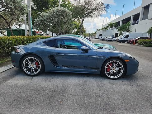 Used 2018 Porsche 718 Cayman S image 3