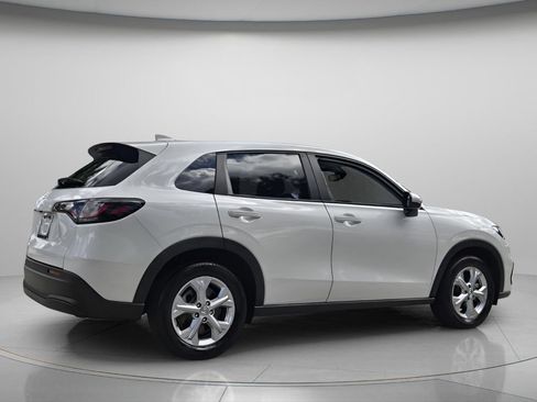Certified 2025 Honda HR-V LX image 6
