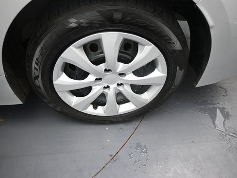 Used 2024 Toyota Corolla LE FWD image 33