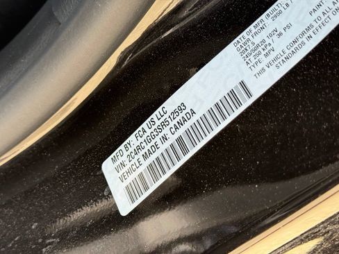 Used 2025 Chrysler Pacifica Limited FWD image 10