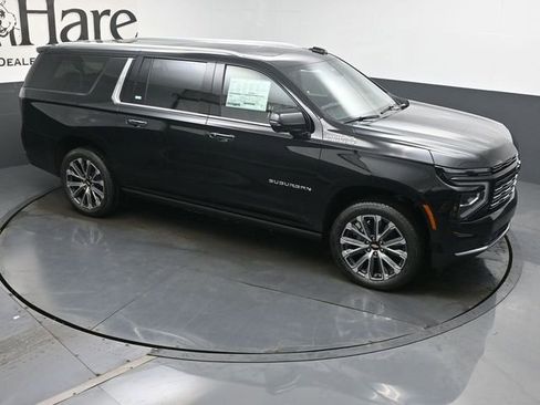 New 2026 Chevrolet Suburban High Country AWD/4WD image 17