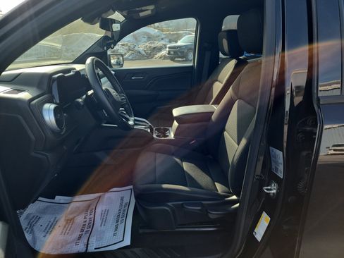 Certified 2023 Chevrolet Colorado LT image 11