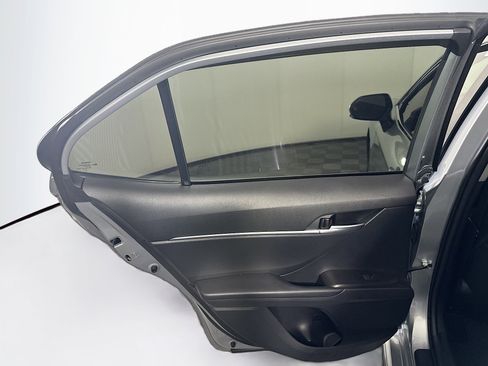 Used 2024 Toyota Camry SE image 27