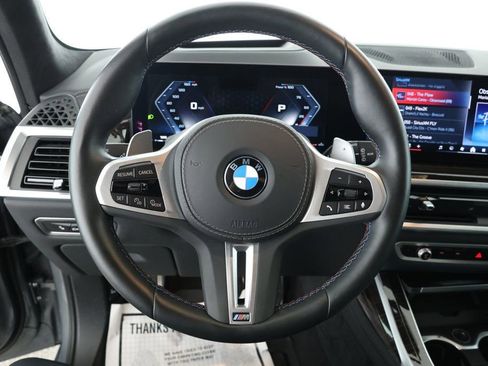 Used 2025 BMW X7 M60i image 11