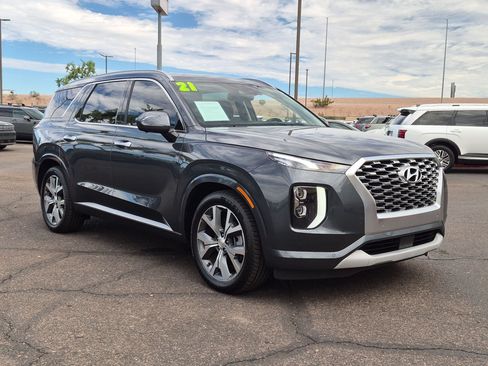 Used 2021 Hyundai Palisade Limited FWD image 3