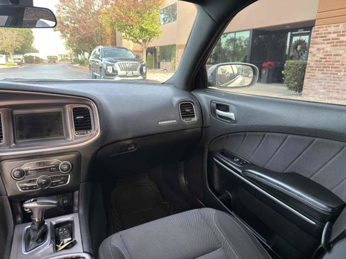 Used 2019 Dodge Charger SXT image 23