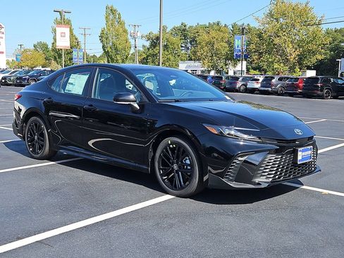 New 2026 Toyota Camry Hybrid AWD/4WD image 3